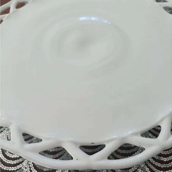 Vintage milk glass Westmoreland Glass Companylattice style cake stand